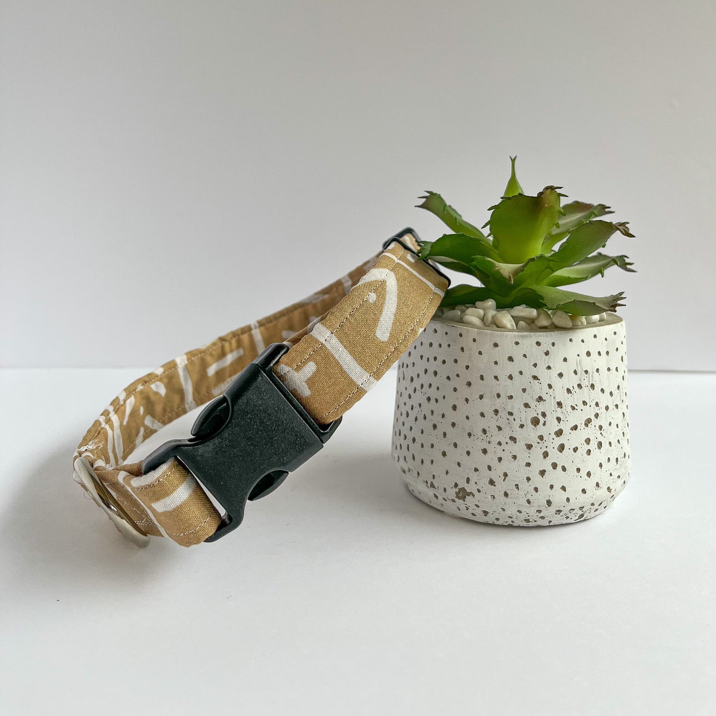 Sandy Mudcloth Dog Collar